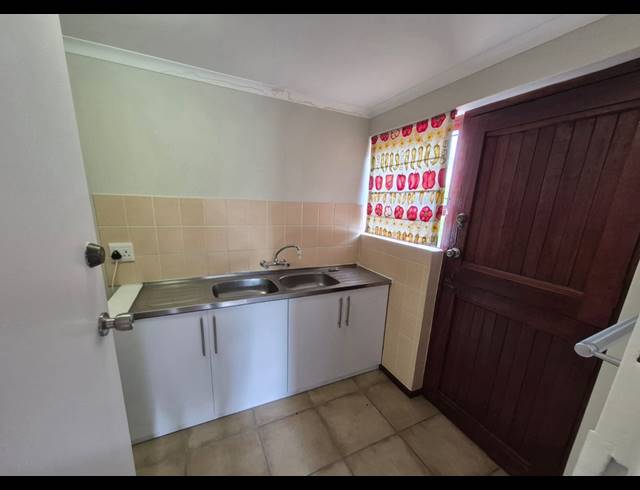 5 BEDROOM HOUSE FOR SALE IN BAYVIEW